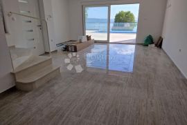 MODERNA PRIMORSKA VILA S PANORAMSKIM POGLEDOM, Crikvenica, Casa