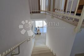 MODERNA PRIMORSKA VILA S PANORAMSKIM POGLEDOM, Crikvenica, Casa