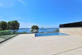 MODERNA PRIMORSKA VILA S PANORAMSKIM POGLEDOM, Crikvenica, Casa