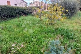 Marčana, kuća sa šternom i garažama, Marčana, Kuća