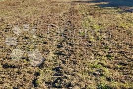 EKSKLUZIVNO ATRAKTIVNO ZEMLJIŠTE NA TOP LOKACIJI, Medulin, Land