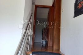 APARTMAN U GRADU KRKU - DVOETAŽNI, Krk, Daire