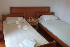 HOSTEL BIOGRAD NA MORU, Biograd Na Moru, العقارات التجارية