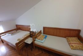 HOSTEL BIOGRAD NA MORU, Biograd Na Moru, العقارات التجارية