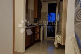 APARTMAN U KUĆI S POGLEDOM NA MORE. VODICE, Vodice, Appartamento