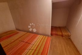 APARTMAN U KUĆI S POGLEDOM NA MORE. VODICE, Vodice, Appartamento