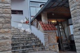 APARTMAN U KUĆI S POGLEDOM NA MORE. VODICE, Vodice, Appartamento