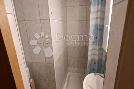 APARTMAN U KUĆI S POGLEDOM NA MORE. VODICE, Vodice, Appartamento