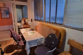 APARTMAN U KUĆI. VODICE!, Vodice, Appartamento