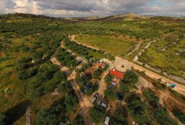 ŠIBENIK, ZATON - Prostrano imanje s objektom i građevinskom dozvolom, Šibenik - Okolica, Arazi