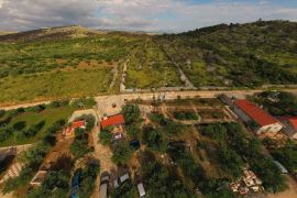 ŠIBENIK, ZATON - Prostrano imanje s objektom i građevinskom dozvolom, Šibenik - Okolica, Arazi