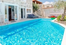 Villa 400 m2 s bazenom i pogledom na more u neposrednoj blizini Dubrovnika, Dubrovnik, Maison