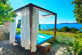 Villa with pool, first row to the sea - Luxurious experience of living in nature - EXCLUSIVE SALE IMB, Dubrovnik, بيت