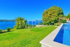 Villa with pool, first row to the sea - Luxurious experience of living in nature - EXCLUSIVE SALE IMB, Dubrovnik, بيت