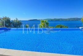 Villa with pool, first row to the sea - Luxurious experience of living in nature - EXCLUSIVE SALE IMB, Dubrovnik, بيت