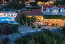 Villa with pool, first row to the sea - Luxurious experience of living in nature - EXCLUSIVE SALE IMB, Dubrovnik, بيت