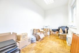 Zagreb, Špansko funkcionalan troiposoban stan 67 m2, Zagreb, Apartamento