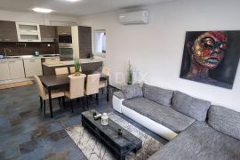 RIJEKA, KRIMEJA - 2 KUĆE S POGLEDOM NA MORE + 2 POMOĆNE ZGRADE + OKUĆNICA!!! SVE NOVO ADAPTIRANO!!!, Rijeka, Дом