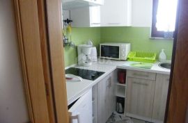 ISTRA, MEDULIN - 4 apartmana u centru Premanture, Medulin, Ev