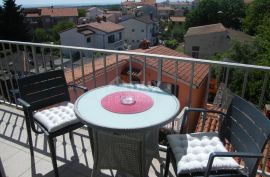 ISTRA, MEDULIN - 4 apartmana u centru Premanture, Medulin, Ev