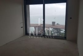 OPATIJA-LUKSUZAN STAN SA OKUĆNICOM I BAZENOM, Opatija, Appartment