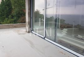 OPATIJA-LUKSUZAN STAN SA OKUĆNICOM I BAZENOM, Opatija, Appartment