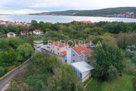 Otok Krk, Čižići, luksuzna kuća s wellness sadržajima i solarnom elektranom NKP 792 m2, Dobrinj, Famiglia