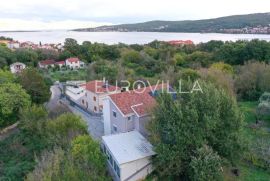 Otok Krk, Čižići, luksuzna kuća s wellness sadržajima i solarnom elektranom NKP 792 m2, Dobrinj, Famiglia