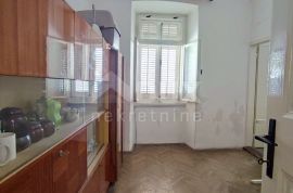 ISTRA, PULA - 3SS+DB stan za renovaciju na atraktivnoj lokaciji, Pula, Wohnung