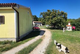 ISTRA, LABIN - Kuća na osami s pomoćnim objektima i pogledom na more, Labin, Σπίτι