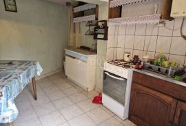 NOVI VINODOLSKI, POVILE - Kuća sa tri apartmana i pogledom na more, Novi Vinodolski, Casa