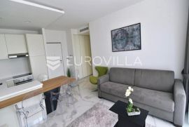 Opatija, Centar, moderno uređen dvosoban stan NKP 45 m2, Opatija, Kвартира