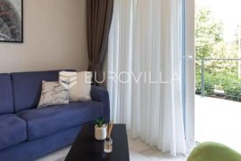 Opatija, Centar, moderno uređen dvosoban stan NKP 45 m2, Opatija, Flat