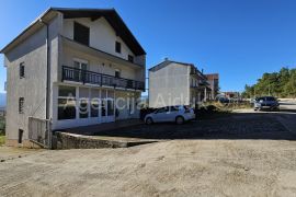 Imotski poslovni prostor 200 m2 + dvorište - najam, Imotski, Propiedad comercial