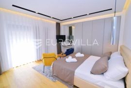 Opatija, Centar, moderno uređen trosoban stan NKP 85 m2, Opatija, Daire