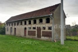 SL. Brod  ZADUBRAVLJE obiteljska kuća s zemljištem, Garčin, Haus