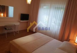 HOTEL novoopremljen 50m od mora s 8 soba, Pag, Σπίτι