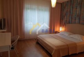 HOTEL novoopremljen 50m od mora s 8 soba, Pag, Σπίτι