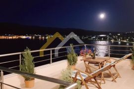 HOTEL novoopremljen 50m od mora s 8 soba, Pag, Σπίτι