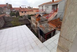 ISTRA, PULA Stan za adaptaciju idealan za više apartmana u blizini Arene!, Pula, Apartamento