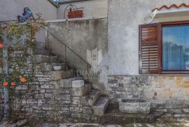 Rovinj, okolica, vrlo dobra kuća blizu centra mjesta, Rovinj, Ev