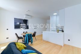 Opatija, Volosko, luksuzan dvosoban stan u prvom redu do mora NKP 67,28 m2, Opatija, Kвартира