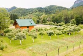 GORSKI KOTAR, BROD NA KUPI - Građevinsko zemljište sa voćnjakom uz rijeku, Delnice, Tierra