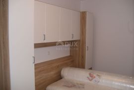 OTOK KRK, MALINSKA - Apartman u prizemlju sa okućnicom 100 m od mora, Malinska-Dubašnica, Wohnung