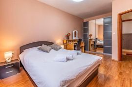 ISTRA, PULA Vila s bazenom i 2 apartmana na prostranoj okućnici 1700 m2, Ližnjan, Casa