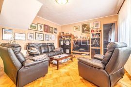 Zagreb, Srednjaci, obiteljska kuća s dva stana BRP 224 m2 + garaža 30 m2, Zagreb, Famiglia