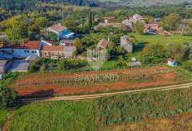 Oprtalj okolica, građevinsko zemljište pogodno za gradnju kuće, Oprtalj, Terreno