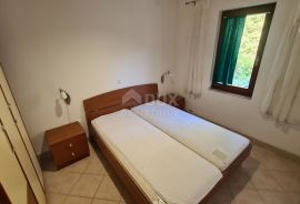 CRIKVENICA, apartmanska kuća puna potencijala, pogled, okućnica, Crikvenica, Casa