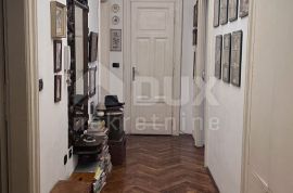 RIJEKA, CENTAR, gospodski stan strogom centru grada, Rijeka, Appartement