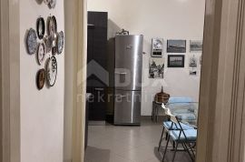 RIJEKA, CENTAR, gospodski stan strogom centru grada, Rijeka, Appartement